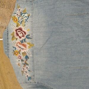 Women's Etienne Marcel Los Angeles size small chambray floral embroidered shirt